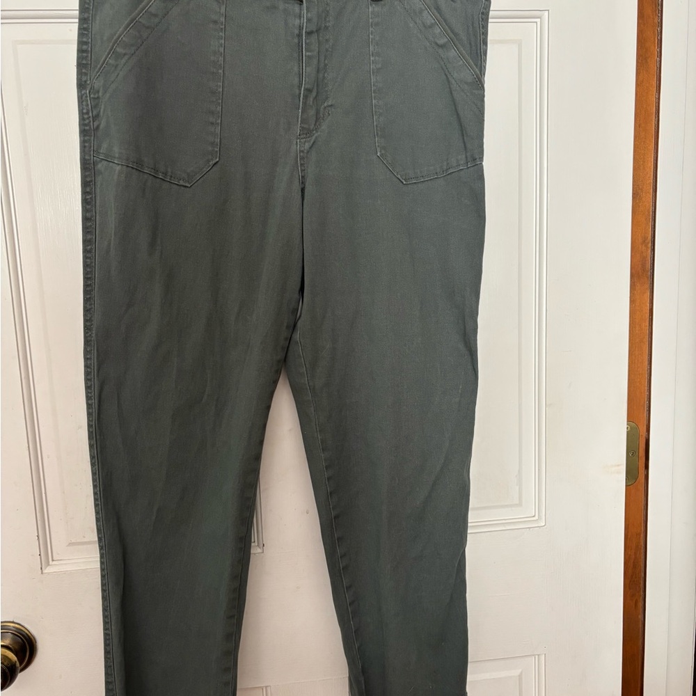 Democracy women’s  Dark Olive ankle pants with small fringe accent on legs